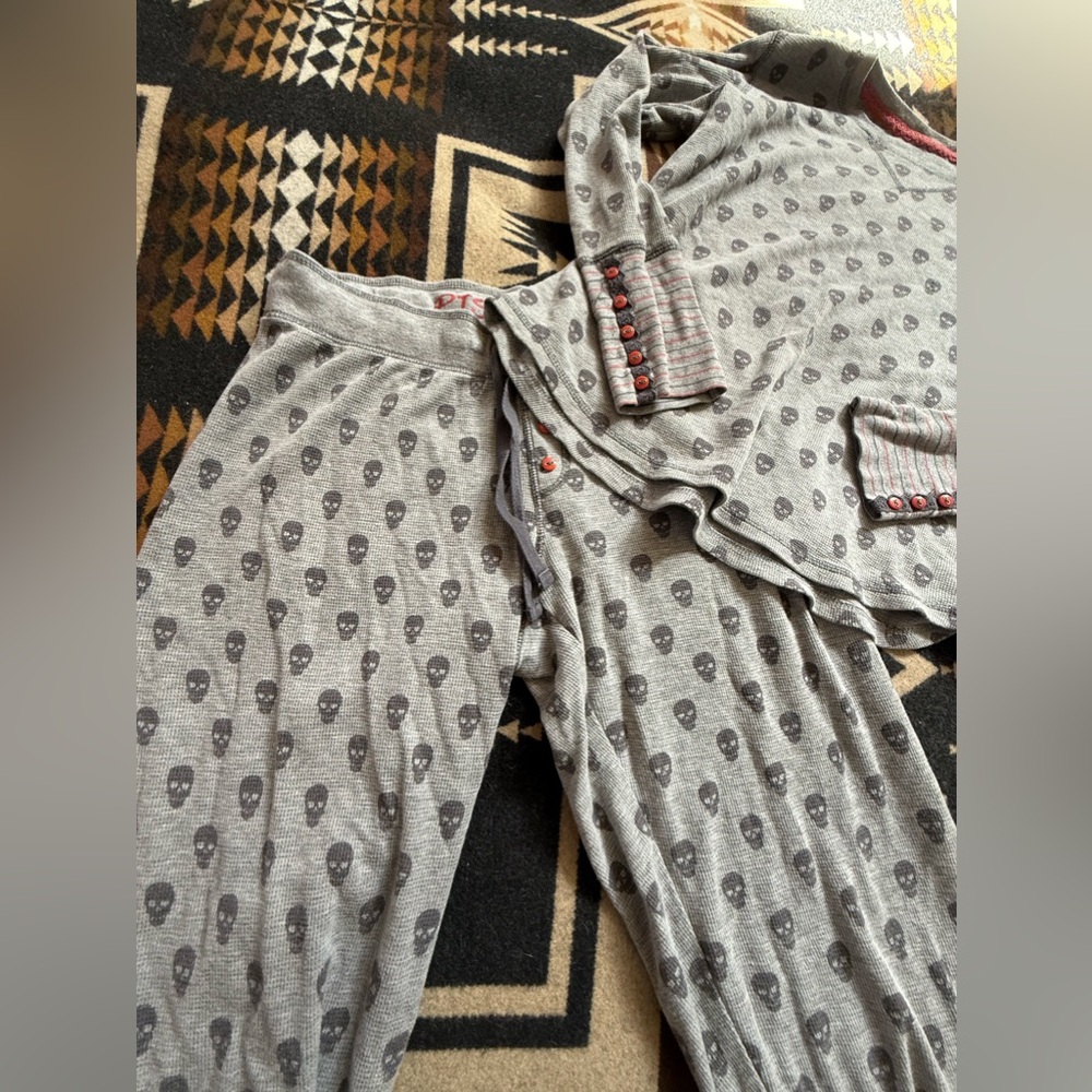 Cute PJ Salvage Gray Skull Print Pajama Set